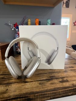Apple AirPod max headphones silver