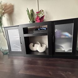 Entertainment center