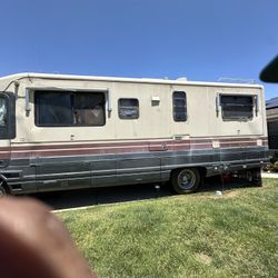 1988 GM Pace Arrow