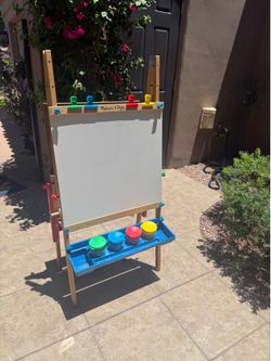 Melissa & Doug Deluxe Standing Art Easel