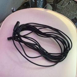 2 xlr cables