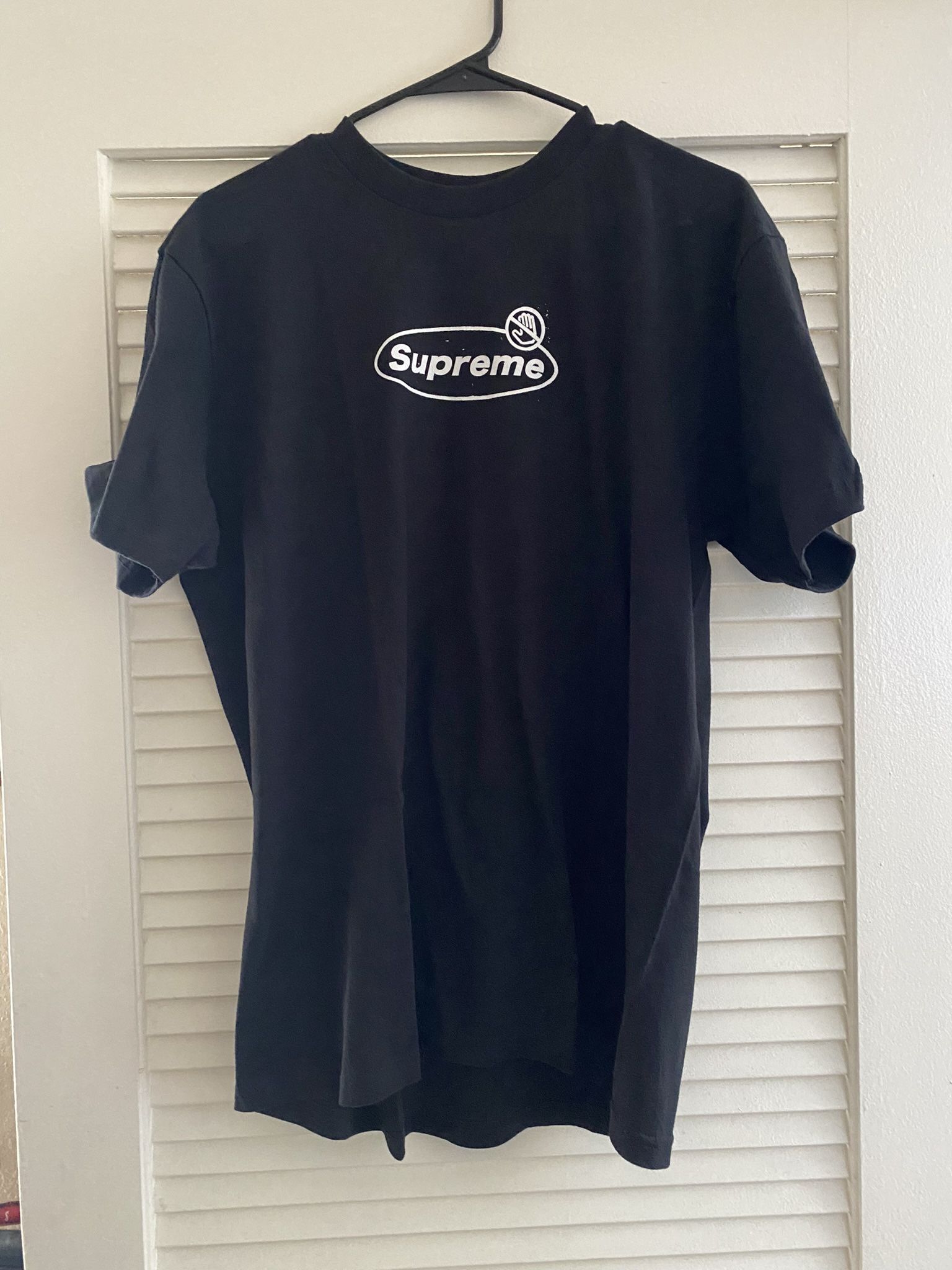 Supreme Shirt Size Medium