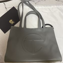 Telfar black shopping bag（medium-sized）			
