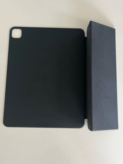 iPad Pro 13” Smart Folio – Black