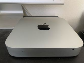 Apple Mac Mini Computer with Monitor