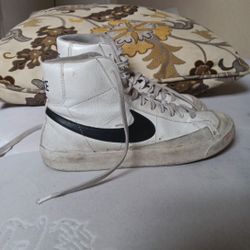 Nike Blazer Mid 77