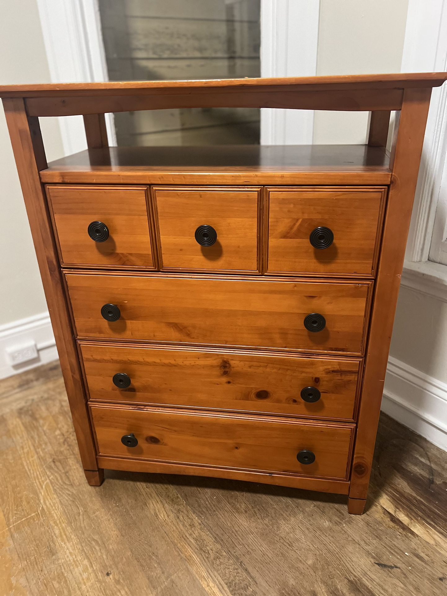 6 drawer, dressers (2) And 1 Nightstand