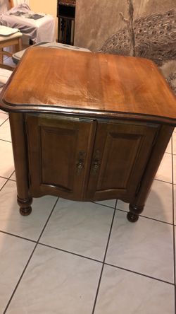 Beautiful Antique end table! Made with hole for cords!