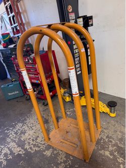 Heavy duty tire cage