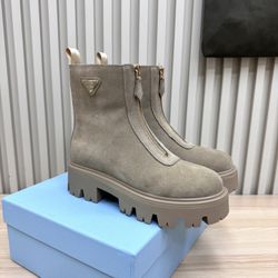 Prada Women’s Boots With Box 2026 New 