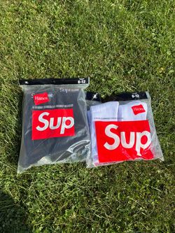 Bundle of supreme socks black and white