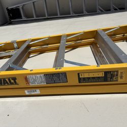 DeWALT 10’ / 375 Lb Step Ladder