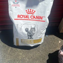 Royal Canin urinary so Cat Food 