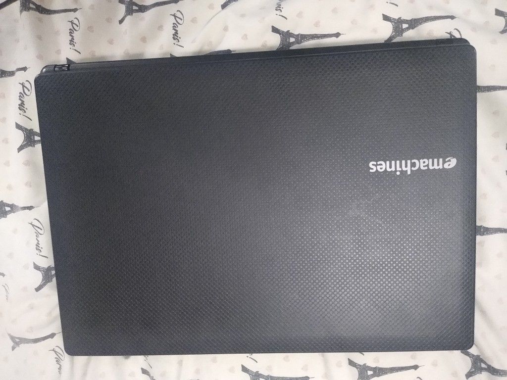 Laptop emachines, buenas condiciones