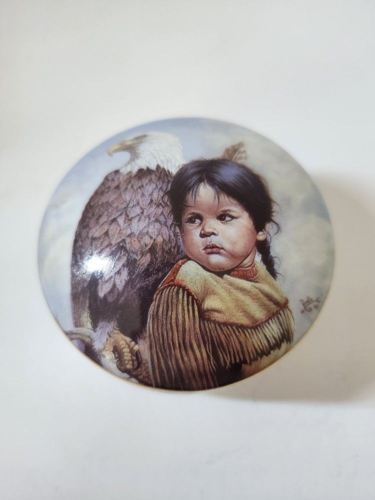 Perillo Brave And Free Porcelain Musical Box