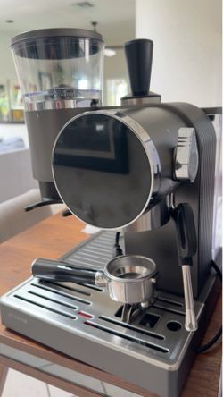 Espresso Machine with Built-in Grinder  Like New