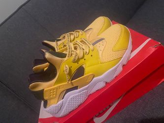 New  huaraches size 10 yellow 🔥🔥