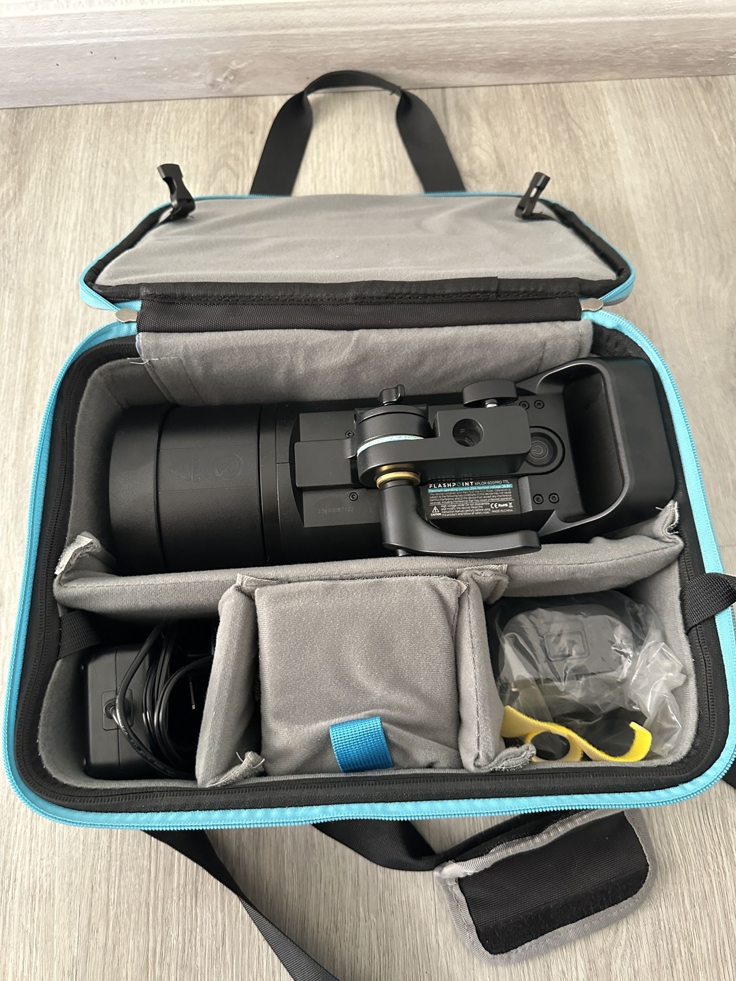 Flashpoint XPLOR 600 PRO ITL Battery-Powered Monolight (Bowens)- Godox AD600 Pro