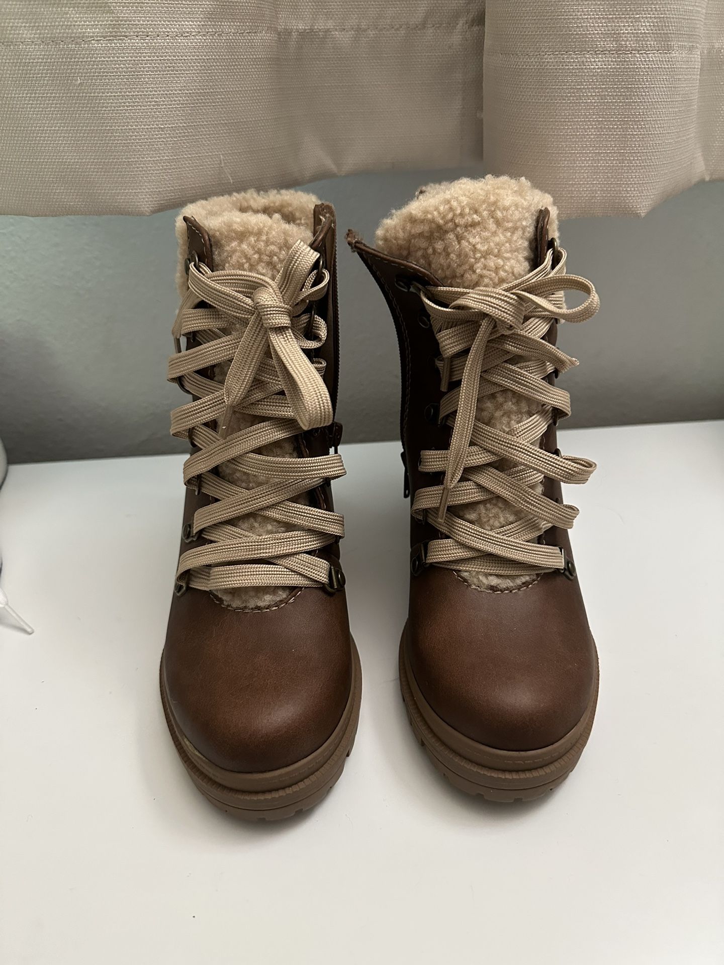 Women Boots Size 6