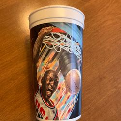 BASKETBALL FANS! “MICHAEL JORDAN” 32 Oz Drink Cup-1992 McDONALDS DREAM TEAM