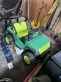 Power Wheels Jeep Wrangler 12V - 2-Seater, Battery + Charger