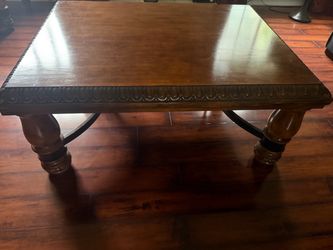 Wood coffee table set