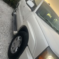 2004 Cadillac Escalade