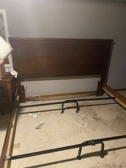 King Size Bed Frame W/2 Nightstands