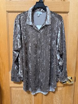 Jessica Simpson crushed Velvet - like oversized Buttoned Shirt - Women’s size Large