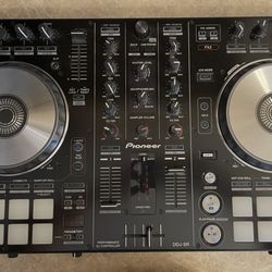 DJ Turn tables
