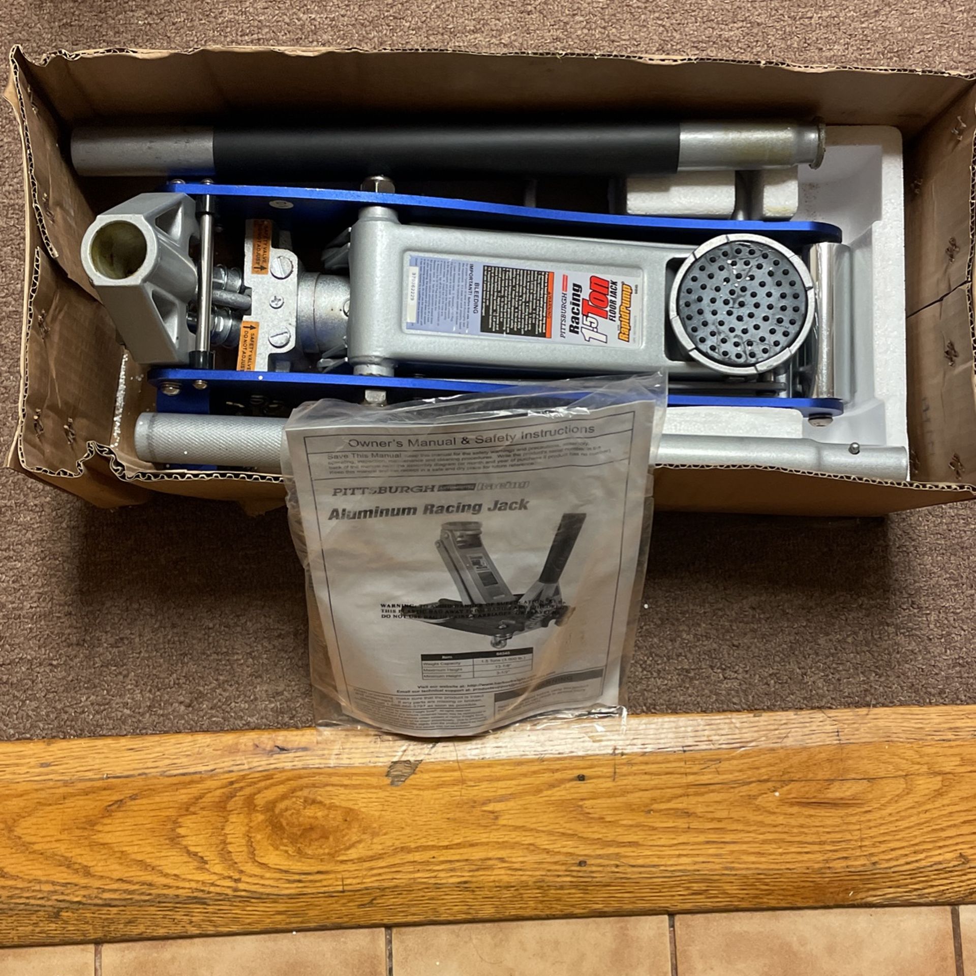 Pittsburgh 1.5 Ton Aluminum Jack, With RapidPump