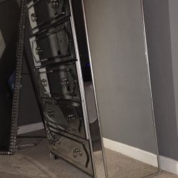 Mirrored chest drawer