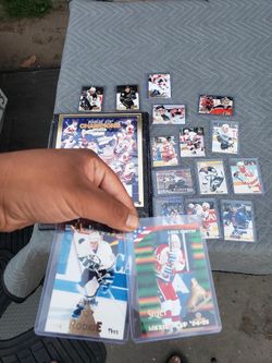 Big Collection Of Hookey Sport Cards X $$$ over 5,000 Cards some gold stamp Some Rookie Gold some 4 Gold Winner stand. Cash & Trade $5000!