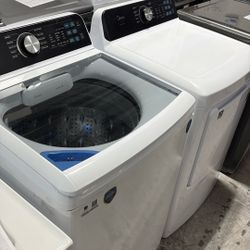 Midea Topload Washer And Gas Dryer