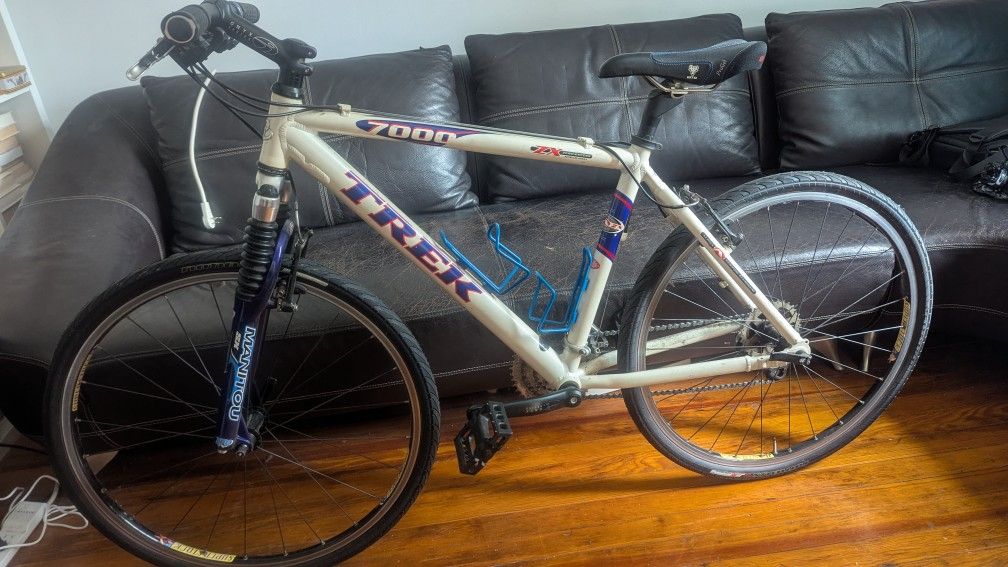 Trek 700