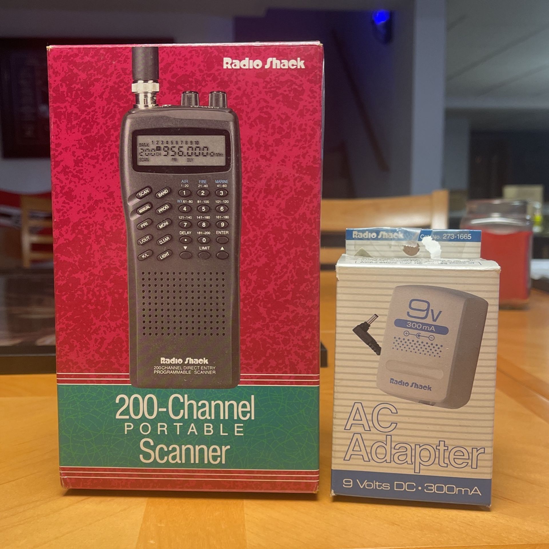 Radio Shack 200-Channel Scanner + AC Adapter