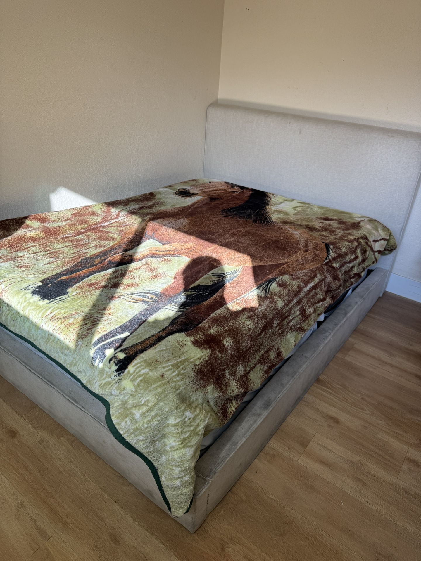 Full Size bed