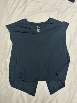 Split Back Athletic Shirt Size Large
