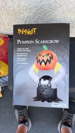 Inflatable scarecrow