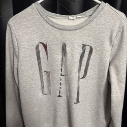 GAP sweater like new