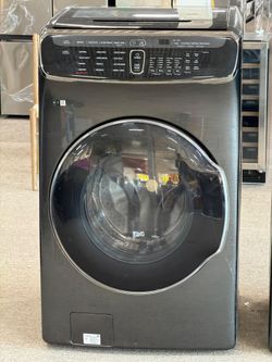 Samsung FlexWash 6.0 cu. ft. Smart Front Load Washer — Two Washers in One (WV60M9900AV)