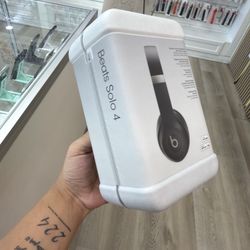 Beats Solo 4 Seald 