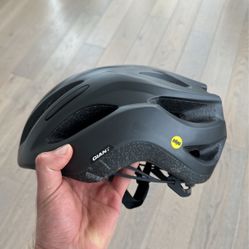 Giant bike Helmet Size M/l 55-63cm