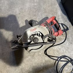 Milwaukee Worm Drive Saw (Heavy Duty)