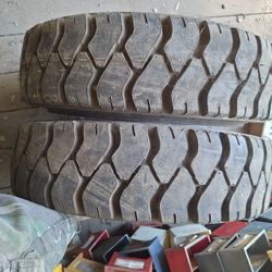 700 X 12 Forklift Tires