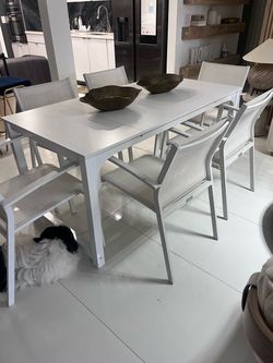 Modern  Dining Table + 6 Chairs