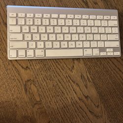 Apple A 1314 Wireless Keyboard 