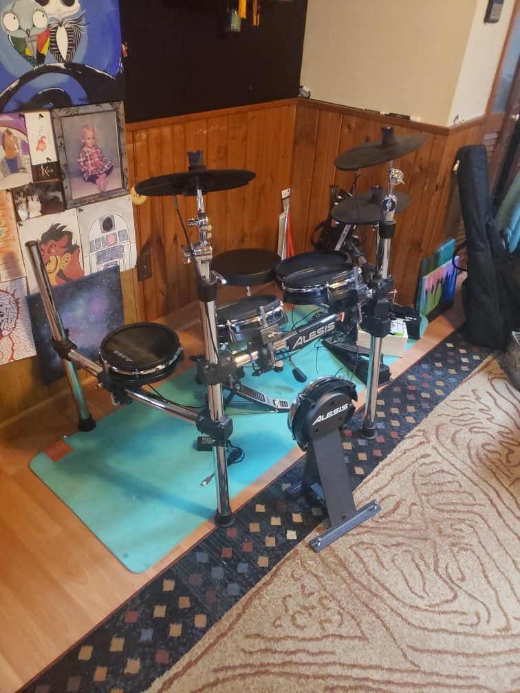 Alesis Command Electronic Drum Set