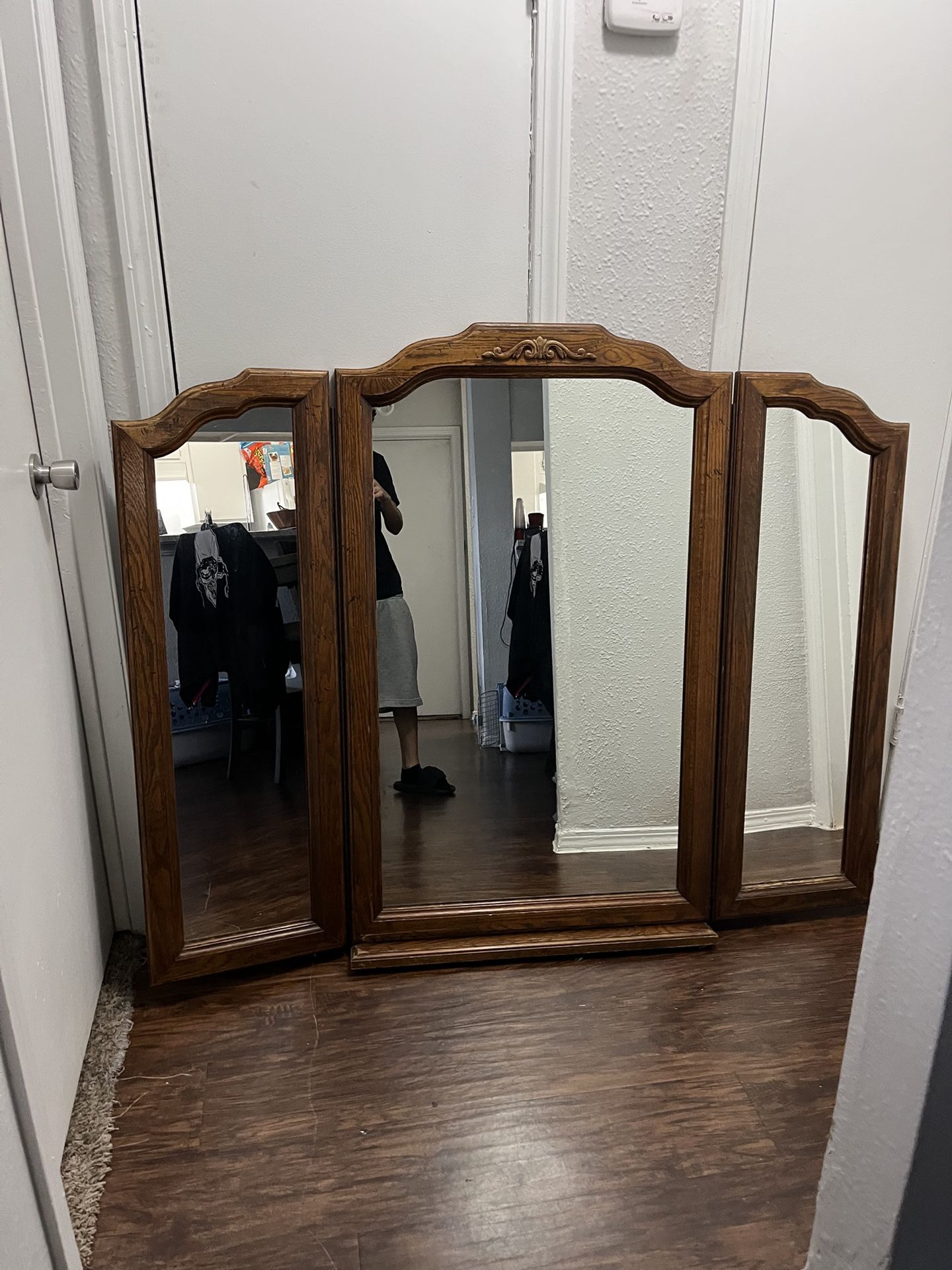 used- large wood tri-fold mirror