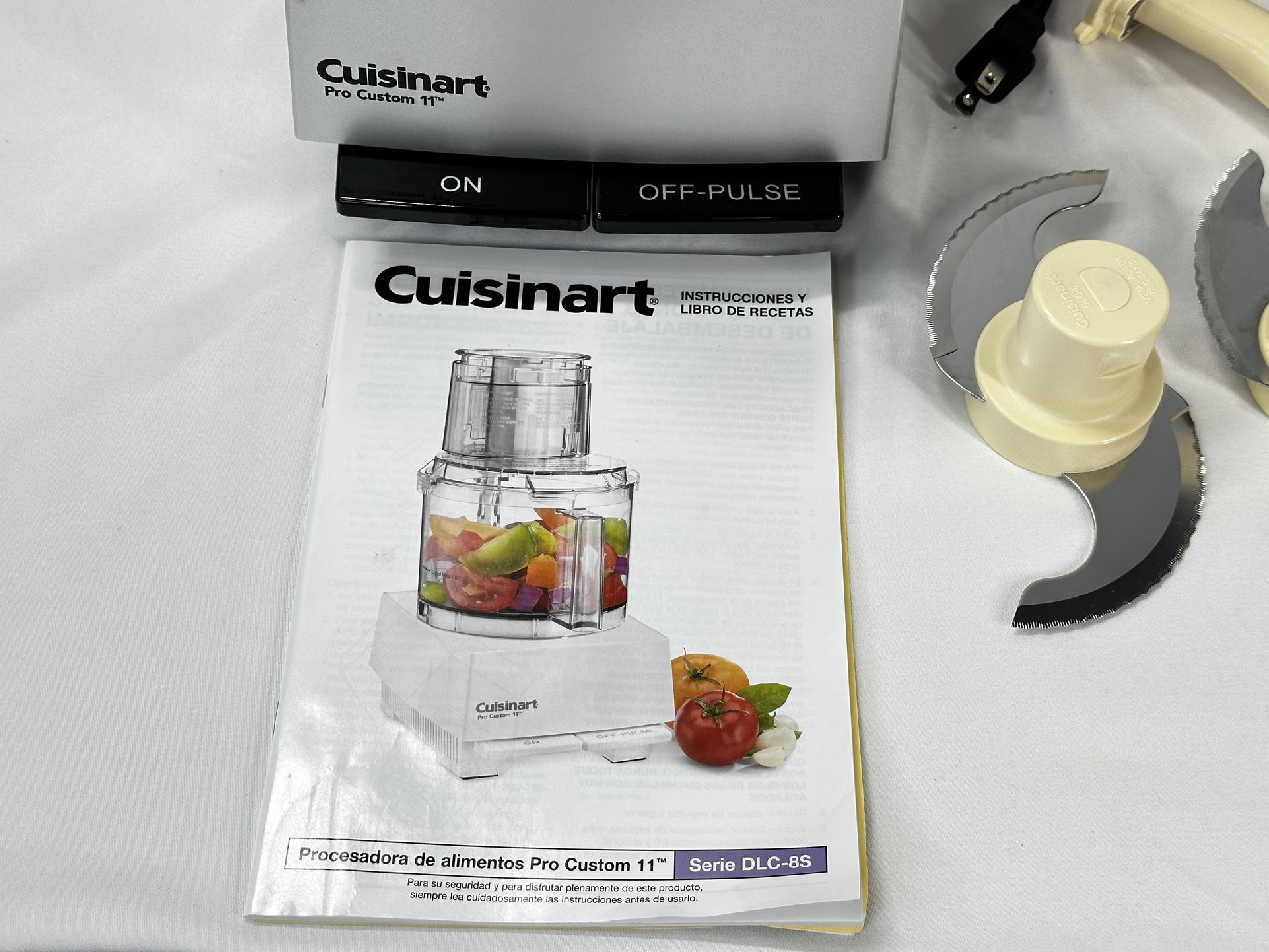 544 Cuisinart Pro Custom 11 Food Processor with Pulse Control Silver